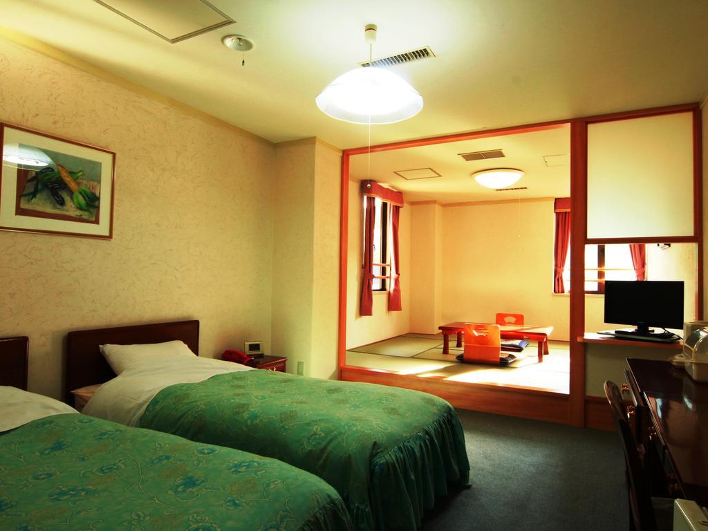 You Resort Hotel Яманучи Екстериор снимка