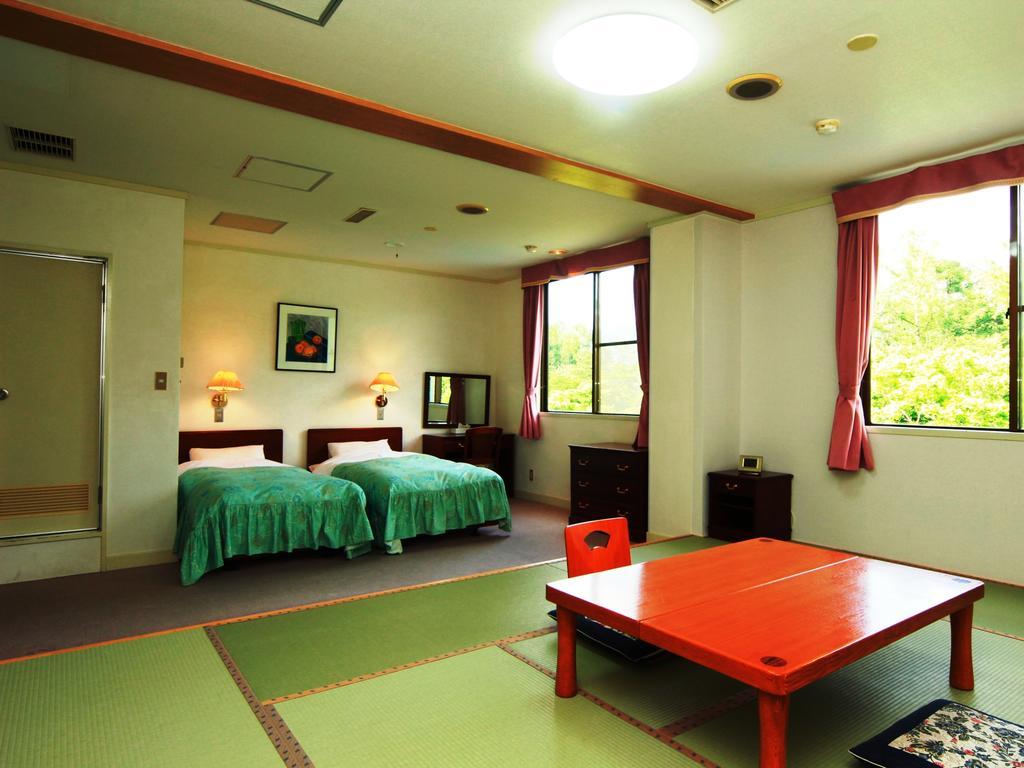 You Resort Hotel Яманучи Екстериор снимка